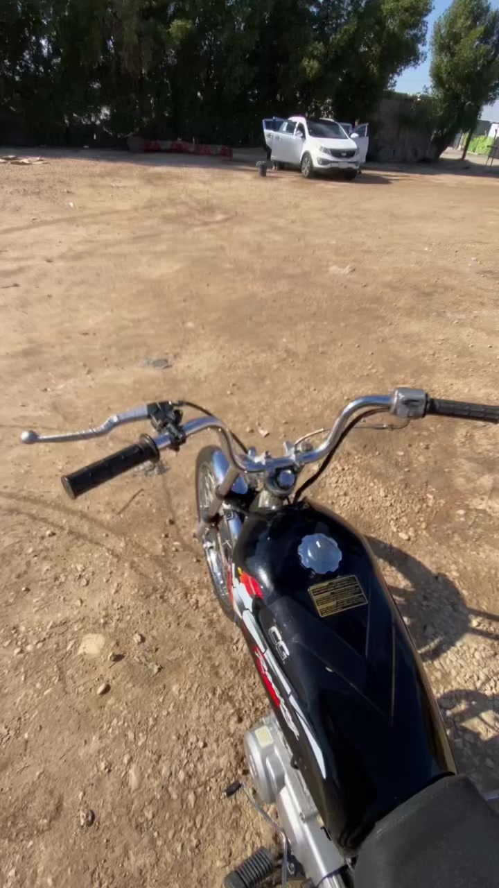 سلام. عليكم دراجه أربعه كير للبيع موديل 25ماً. مفتوح بيه برغي مكاني ديوانيه قضاء سومر رقمي ***********.
