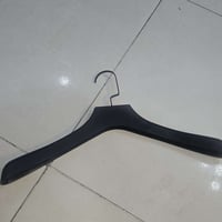 عندي ٥٠ قطعه جديدات مستخدمات سبوع واحد الوحده ٥٠٠ دينار  07713435850