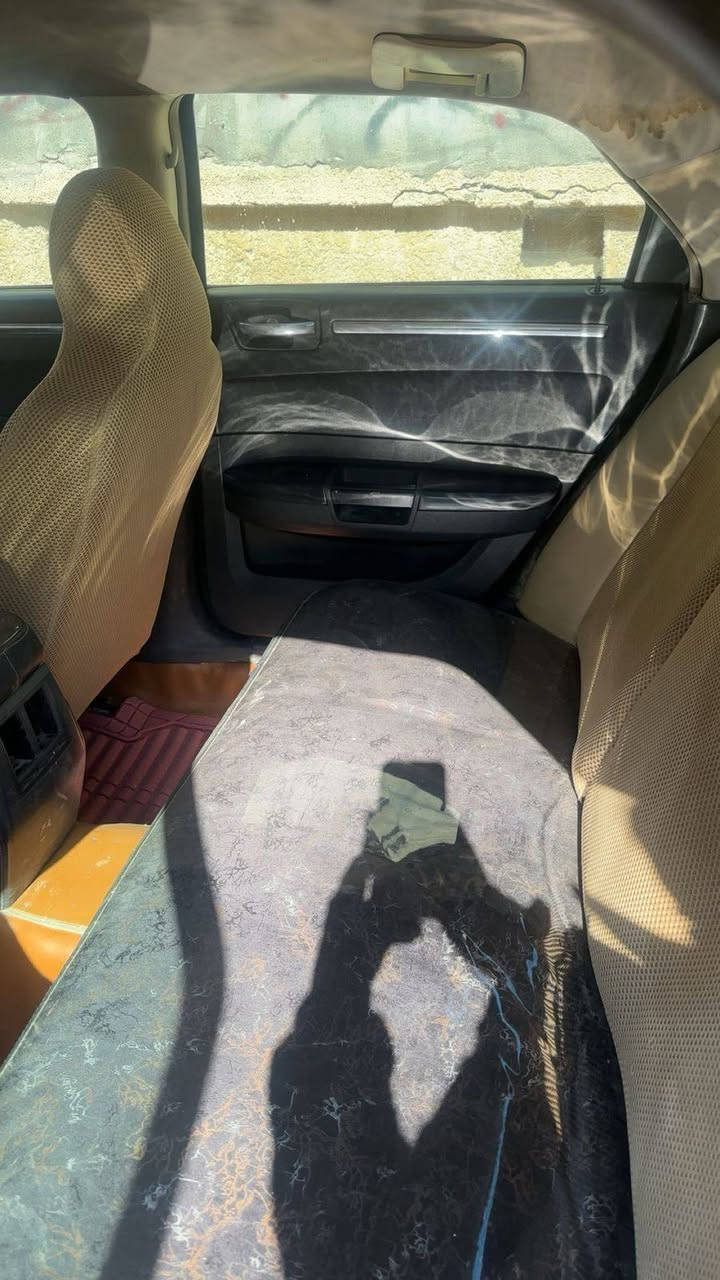 اوباما 2009 اجرة رقم واسط انكليزي باسمي مداور ثاني يوم مصفرة هيئة وغرامات جاهزة بدون نقص كبل للشغل حادثها شوية بخشم الجاملغ والبنيد بدون دواخل السعر 95$ وبيها مجال مكان السياره واسط الكوت مركز المدينه اي ستفسار هاذ رقم 📱 ***********صاحب سياره اني مكلف بل نشر
