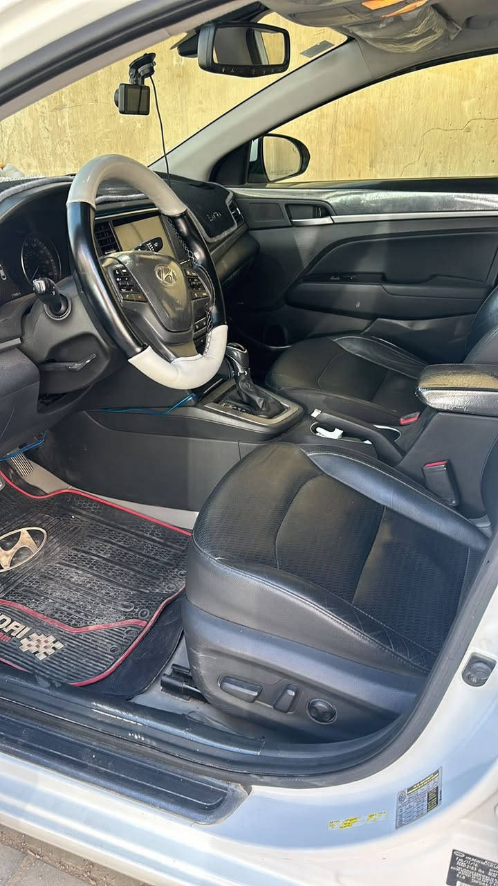 النترا موديل 17 وارد امريكي فوووول مواصفات لمتددبدون ايرباك حادثها جاملغ خلفي للاستفسار ***********
