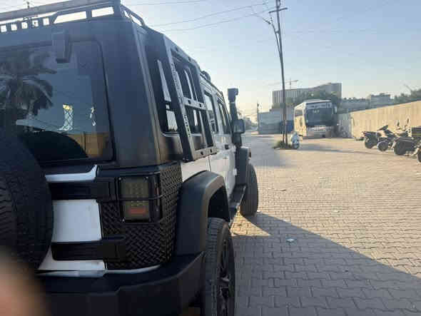 سلام عليكم جيب هانكلر موديل 2013 وارد امريكي بيها جاملغ وباب صبغ فقط بدون دواخل ولاشواصي السيارة مكينة 6V السيارة فول مواصفات السيارة جاهزة من كلشي رقمً بغداد بسمي للاستفسار ***********
