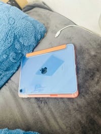 ايباد ١٠ • ٦٤ جيجا • خدوش بدون كفر