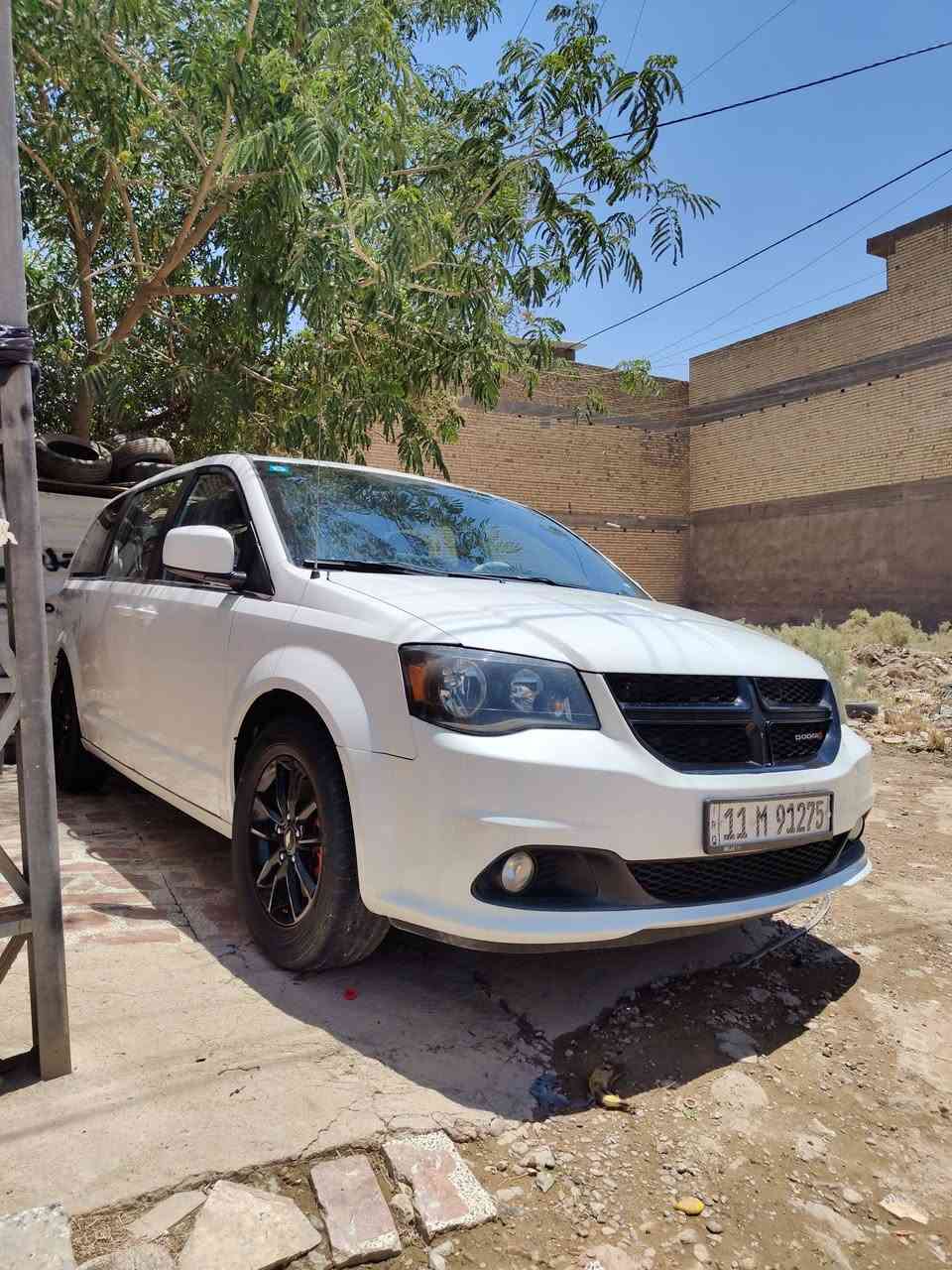 بيع فقط بدون مراوس
دوج كرفان موديل 2019
فئة sxtفول مواصفات ومعروفة مواصفات الفول
السيارة رقم بغداد باسمي سياره ماشيه 90 ميل حقيقي 
أبواب كهرباء 
صندوق كهرباء 
كشنات كهرباء 
تشغيل عن بعد
تبريد ٣ قطع
تحكم ستيرن جهتين
كشنات منفصله
محرك ٦ سلندر ٣٦٠٠
بردات خلفية 
فرس ثلاثي
الحادث جاملغ بنيد بدون واخل بدون ايرباك 
السعر 165ورقة وبيها مجال بسيط مكاني بغداد
واتساب فقط ***********

