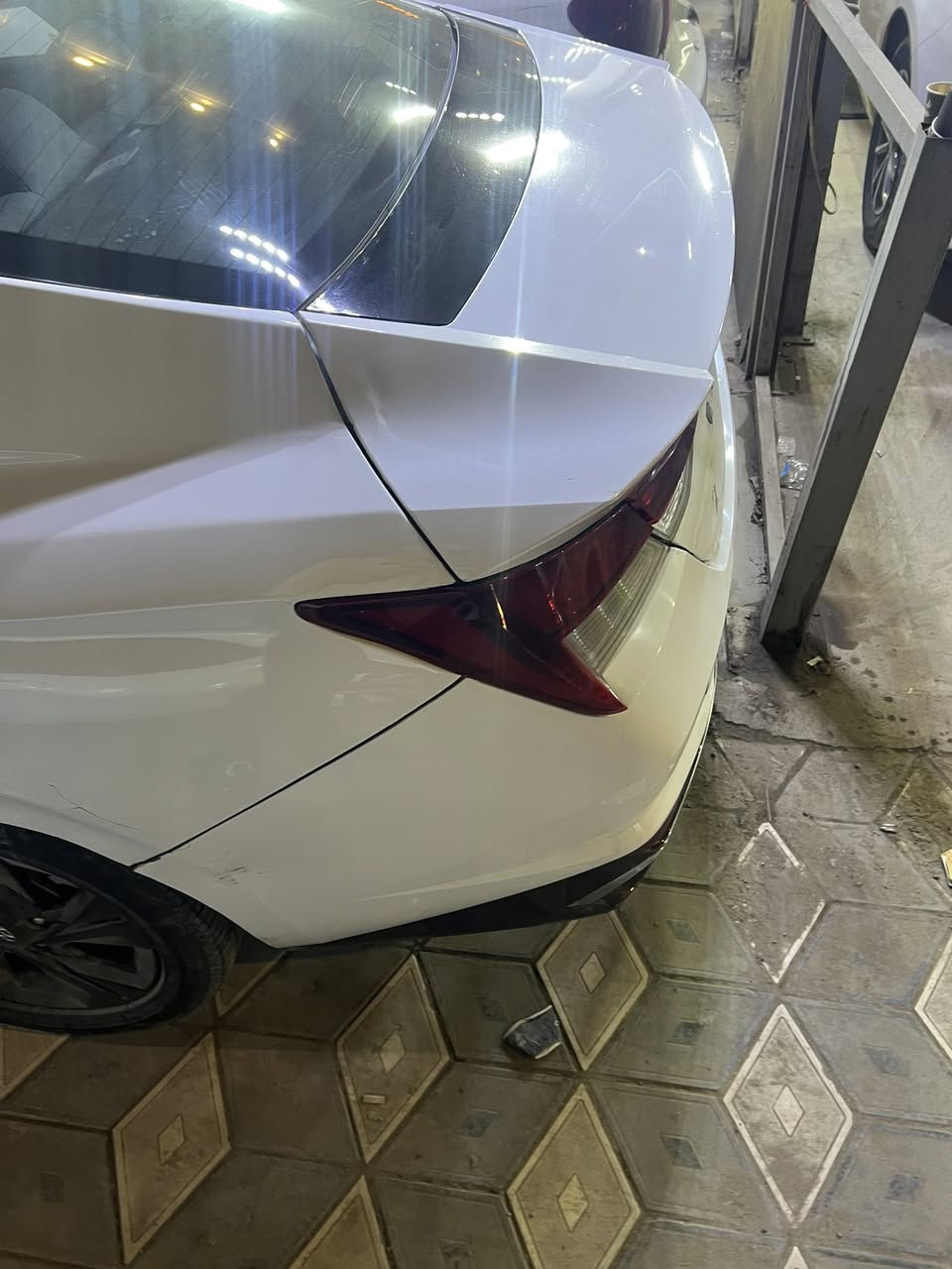 السلام عليكم ورحمة الله النترا 2021 وارد أمريكي رقم أربيل جاهزه وجديده خير من الله 
موصفات فول عدا الفتحه 
بصمه تحكم حساسات رادار مثبت سرعه كاميرا خلفي لايت زنون 
بيها قطعتين باميركا وقطعتين بالعراق يعني اربع قطع جاملغ خلفي وقبق الجنطه بس الفوك بنيد مبدل وباب السايق فقط رش والصور واضحه ماشيه 272 
 للاتصال ***********
