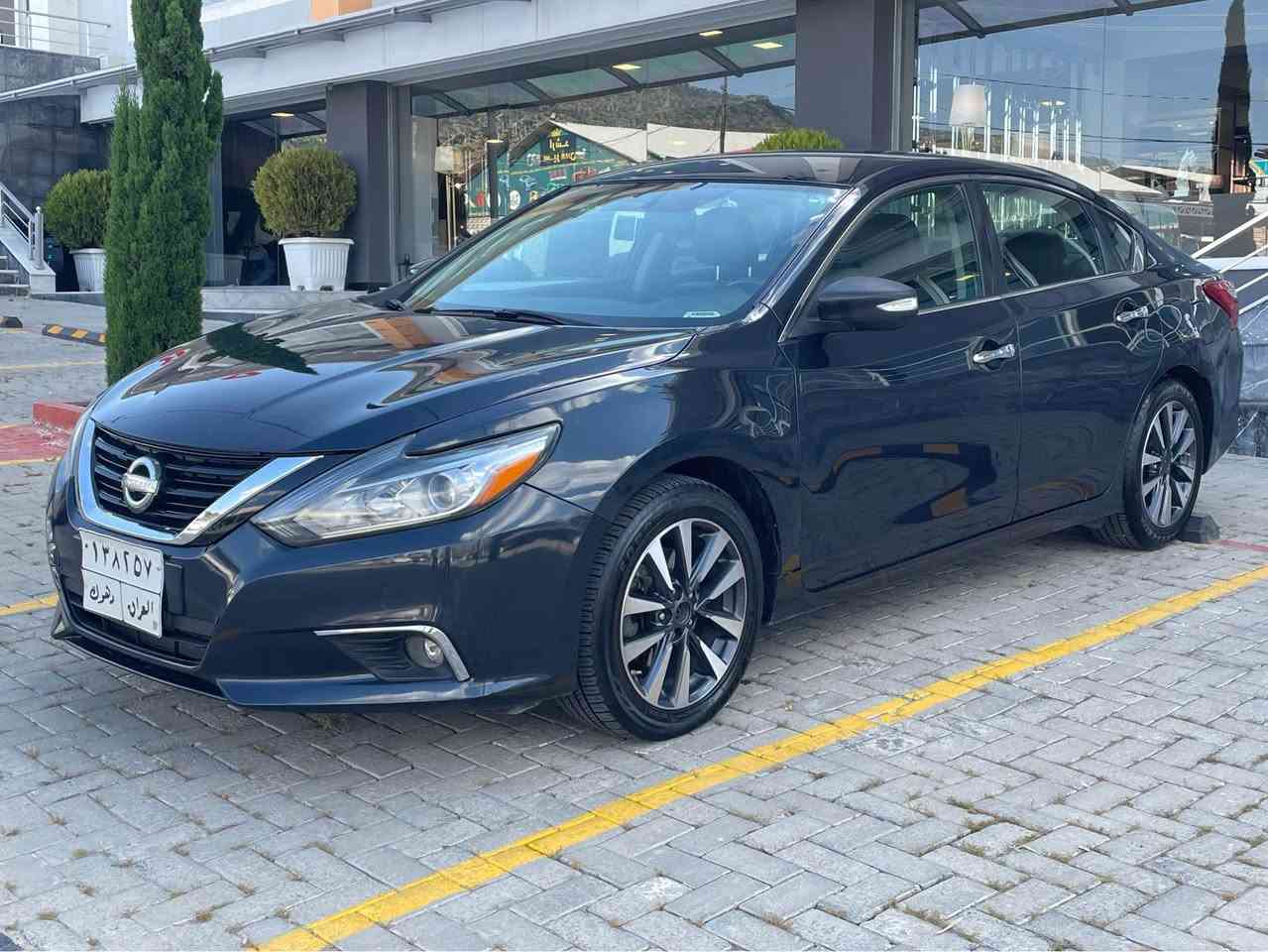 Nissan Altima SL
للبيع فقط نيسان التيما 
موديل 2017 
موصفات SL 
كشن جلد و هيتر و كهربائية 
سماعات boss
ستيرن هيتر 
محرك 4 سلندر گير و محرك بشرط 
ماشية 120 الف ميل 
بيها بابين بخ بدون دواخل 
ارباك فقط بردة
سعر 112 $ و بيها مجال 
رقم شاصي : 1N4AL3AP3HC116303
مكان دهوك 
للاستفسار : *********** دهوك, العراق
