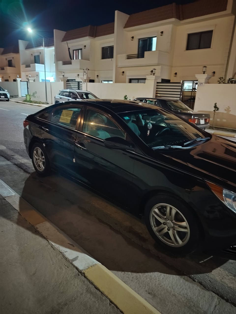 للبيع هونداي سوناتا موديل 2013 وارد أمريكي ضررها باب وجاملغ فقط حادث امريكا بدون لغد او شاصي والباقي كله على البلاد
مكينه ٢٠٠٠
كير ممفتوح
نظام Abs
كروز مثبت سرعه
سلايد كهربائي طكتين
شادلها منظومه زينون ب ١٠٠ دولار نهاري 
كراسي كهرباء
تبريد ثلج + تدفأه
هيتر تدفأه بجميع الكشنات
رقم بغداد
السعر ١١٠ $
***********
