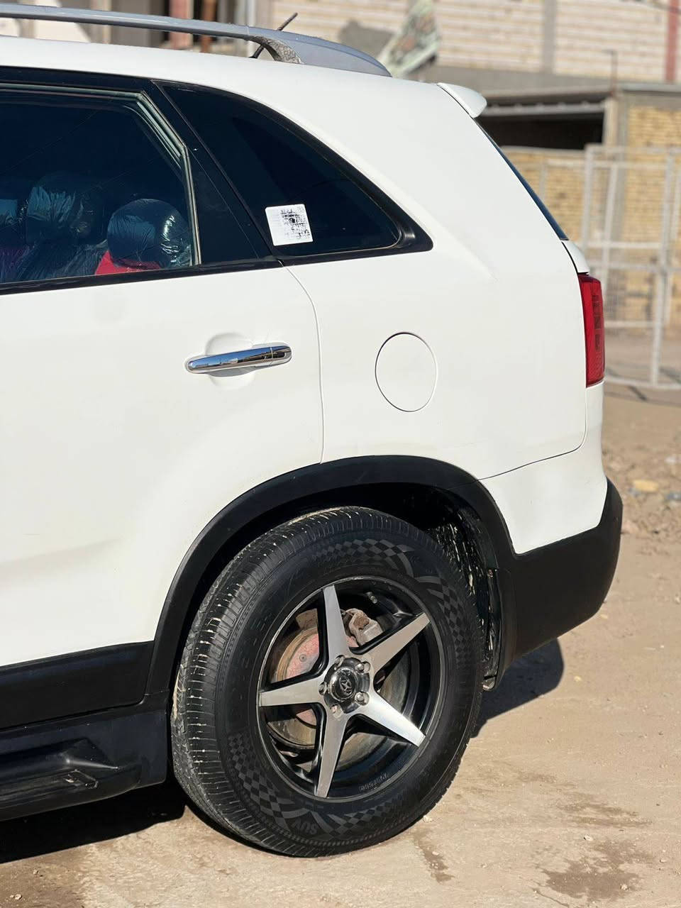 السلام عليكم سورنتو V6 2010
بنوراما 
كشن كهرباء
6سلندر 
سبعه راكب
شاشه وكامره
دوسات جانبيه
عليها ويل نجمه وتخم تاير كوري اصلي
مكينه مفتوحه اني مشتريه هيج والمكينه عليه ادامة سيرفز كامل لاتبخير ولا تنقيص شلعه ومعدل خير من الله

بنيد مبدل بدون ضربه
سونار مرفق ويه الصور
***********
