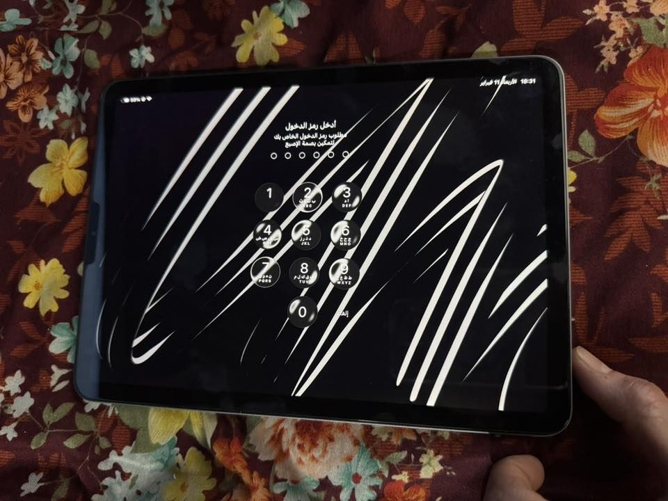 السلام عليكم موجود ايباد للبيع آير 4 ذاكره 64 الأيباد مبدل شاشه اصليه تفصيخ مكاني بغداد الدوره 
السعر 250 قفل 
للتواصل واتساب ***********
