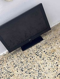 شاشة ٣٢ • ايسر • موصل