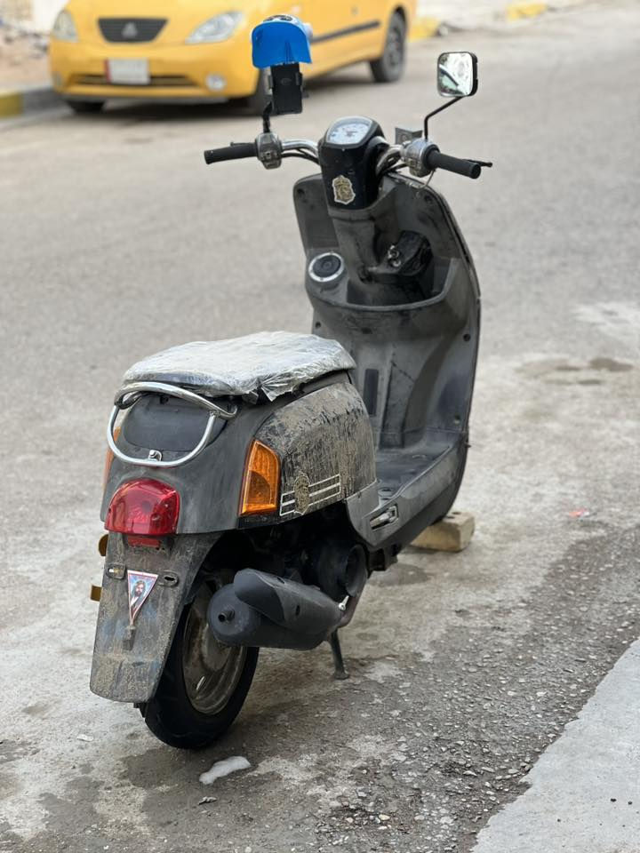 سلام عليكم دراجه بوليس للبيع الدراجه كلها بلاديه ومختمه ختم واحد المكينه مكفولة مامفتوحه ناعمه الكهربائيات كلها شغاله كيج سرعه كيج بانزين اشاير شغاله سلف هندر شرط نكره    الكشن موجود الدراجه حلوه ونظيفه اوراقها كامله السعر 600 وبيه مجال المكان بغداد الزعفرانيه اربع شوارع الرقم ***********
