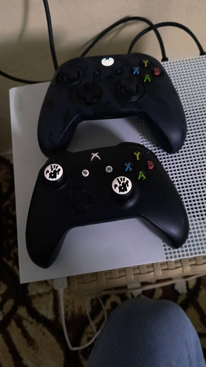 اكس بوكس وان اس
للبيع 
نضيف مع كامل ملحقاته مع جويستك عدد 2 ✨
ذاكرة واحد تيرا ✨
فقط ب130 الف بسسسس🔒
مبدل هارد اصلي
الي يحب يسأل عل جهاز بعدة موجود يراسلني وانطيك تفاصيل 🌹🤍
مستعجل عل بيع 🌹🌹🌹


**إذا كنت صاحب هذا الإعلان وتريد حذفه لأي سبب، رجاءا أرسل رسالة إلى الدعم الفني**