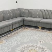 عندي ديوان للبيع مثل ماتشوف بالصوره الي شراي يخابر الرقم 07702324903