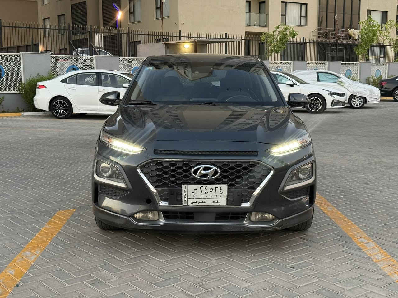 السلام عليكم
هونداي كونا 
موديل 2021 
ماشيه 125 
هايبرد محرك 1600 
مواصفات 
شاشه 
كأمره 
حساس 
رادار 
نظام تتبع 
بيها فقط بارد بالجاملغ والبنيد باب الصدر تبدل وصبغ
مكانها بغداد حي الجهاد 
السعر 120$

رقمي ***********
