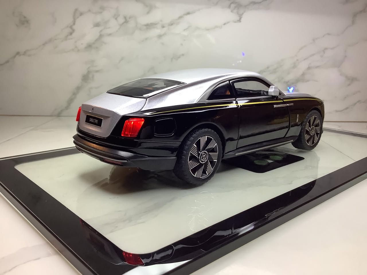 متوفر     

 مجسم.    رولز رويس سبيكتر 2024   حديد بالكامل 

حجم 1/24 يعني ١٧ سانتيم    تفاصيل القطعة   

تفتح ابواب + بنيد  + صندوك  + دبلات خلفيه واماميه +  اناره خلفيه واماميه   + سستم صوت كامل  ستيرن متحرك   مريات متحركة + اناره بالسقف +متوفر توصيل

 سعر 35 

اعتماد 5 اسيا


**إذا كنت صاحب هذا الإعلان وتريد حذفه لأي سبب، رجاءا أرسل رسالة إلى الدعم الفني**