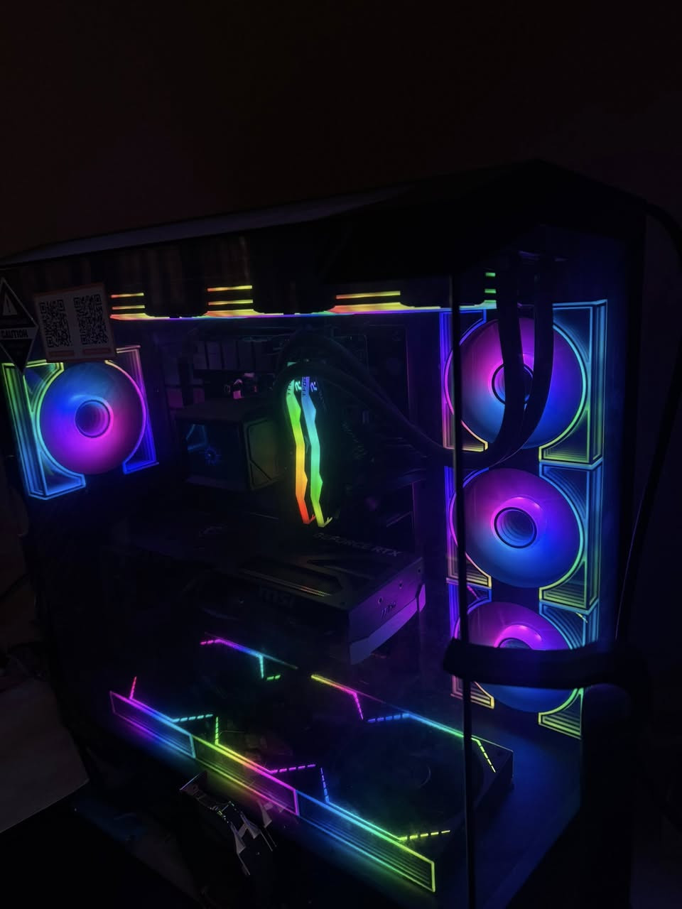 كيس كامل بمواصفات ultra 🔥
سعرة 3 مليون دينار وبي مجال جدا بسيط حك الجية
GPU / RTX 5070 ti / msi 
CPU / AMD 7 7800X3D
TUF Gaming B650-PLUS WIFI
RAM 32 GB DDR5 6000 
M.2 1T
Cooler magic frozen 360 mm
case corsair 5000 D Airflow
850w - GOLD Full modler 
ضمان باقي بي سنة من شركة ال اشتريت منها 
كل القطع موجود الكراتين مالتها كاملة دون نقص
شاشة بالمبرد تكدر تخلي الصورة او الفيديو ليعجبك بيها 
مكاني : بغداد / البنوك 
تفضلوا الخاص ليحب يشتري


**إذا كنت صاحب هذا الإعلان وتريد حذفه لأي سبب، رجاءا أرسل رسالة إلى الدعم الفني**