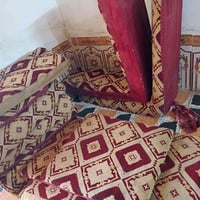 نص ديوان • للبيع