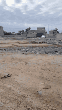 السلام عليكم قطعه للبيع قريه الصياد مقابيل بيت الصياد المساحه ٩٠٠متر واجهة ٣٠ونزال ٣٠ السعر ٣٢مليون اوبيهة مجال قليل مي وكهرباء قريبه عل التبليط للستفسار 
***********
