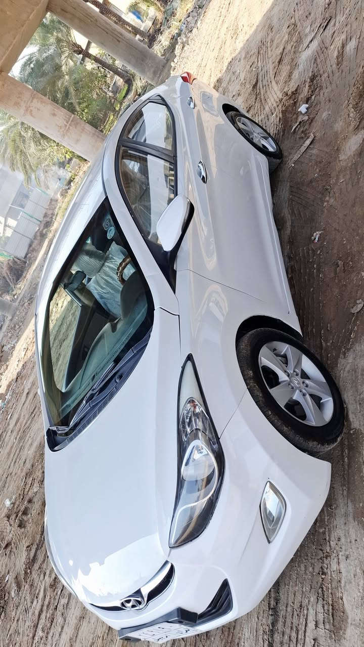 السلام عليكم النتره 2011 السياره مكفوله من الصبغ والتبديل جاهزه من كلشي كير مكينه حداديه تخم تاير مكينه 1800 ما مفتوحه السياره جديده المكان طويريج سنويه نافذه يعني تحويل السياره بسم كردي  ***********
