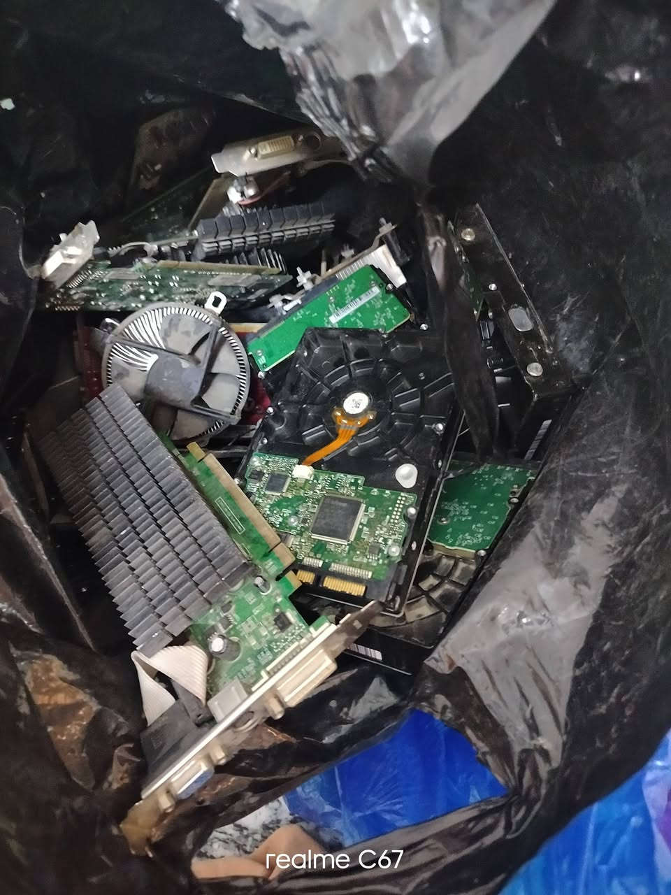 السلام عليكم قطع غيار مال حاسبه وطابعه للبيع مستخدمات بس نضيفات الاتصال عل اتصال مامتوفر عل فيس يوجد واتساب ***********
