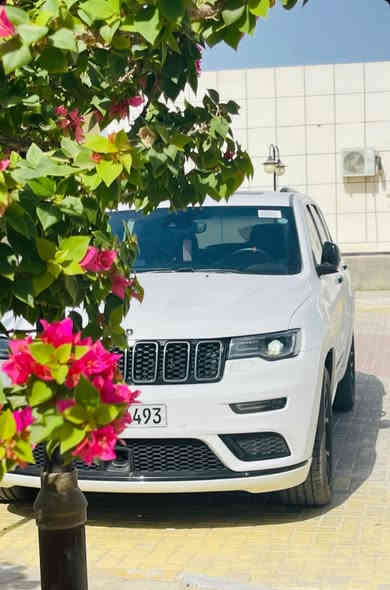 سلام عليكم 
جيب كراند شيروكي فئة ال  S اس ( خـليـجـي ) ام رادار 
‏‎موديل 2022  فول مواصفات وكالة هارلم ام ضمان 
المحرك : V6.  3.6L ‎  
ملاحظه السياره مغلفه بي بي اف بل كامل PPF
وتحتوي ع تضليل كتاب رقم اربيل الجديد بسمي تحويل ثاني يوم  ؟
سياره مكفوله من الصبغ و التبديل و البارد 
‏‎ ماشيه 21 الف كيلو متر حقيقي شرط فحص 
سياره جديده جدا ارضيات الشركه بل جيس 
سياره جديده استخدم شخصي و قليل 
‏‎ السيارة وكالة  داخل احمر بلادي المرغوب 📍❤️
لون ابيض سياره جديده بمعنى الكلمه 
‏‎* المواصفات :
‏‎*رادار امامي وجانبي 
‏‎* نقطة عمياء .
‏‎*داخل جلد 
‏‎* دفع رباعي 4x4 . 
‏‎* فرش المقاعد من الجلد . 
‏‎*صفي المقاعد الأمامية كهربائية .
‏‎* ذاكرة لحفظ وضعيات الجلوس . 
‏‎* صفي المقاعد الأمامية مع تدفئة . 
‏‎* صف المقاعد الخلفية مع تدفئة . 
‏‎* ويل قياس 20 انج .
‏‎* مقود السائق كهربائي . 
‏‎* تدفئة ستيرن . 
‏‎* سقف بانوراما .
‏‎* شاشه كبيرة 8.4 انج .
‏‎* نظام الملاحة (GPS) . 
‏‎* نظام خاص للطرق الوعرة . 
‏‎* مصابيح امامية زنون . 
‏‎* المصابيح الأمامية مع LED لايت . 
‏‎* كشافات ضباب بروجكتر زنون . 
‏‎* تشغيل عن بعد .
‏‎* صندوق كهربائي .
‏‎*  حساسات أمامية . 
‏‎*  حساسات خلفية .
‏‎* كاميرا خلفية .
‏‎* بخاخ ماء لتنظيف المصابيح الامامية .
‏‎* مرايا بخاصية التعتيم الذاتي . 
‏‎* مرايا جانبية قابلة للطي . 
‏‎* بلوتوث تلفون . 
‏‎* محدد سرعة . 
‏‎* نظام تشغيل واطفاء اوتماتيكي للمحرك للتوفير من صرف الوقود . ( Auto Start System ) .
‏‎* نظام بريك اوتماتيكي ( Auto Break System ) .
السعر 42 وبيها مجال 💲 
و ماكو بهيج سعر شوف السوك 
‏‎للاستفسار اكثر  ***********
مكاني رمادي
بيع فقط
