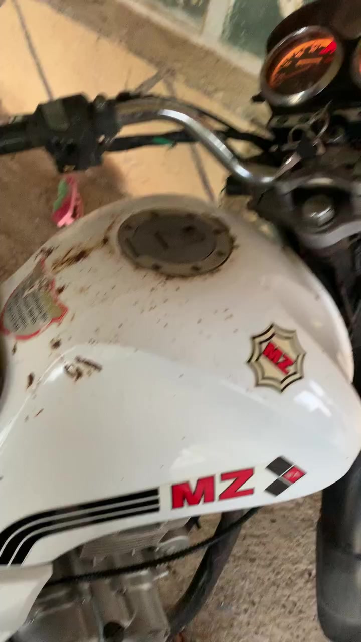 الدراجه للبيع مغفوله كامله من كهربائيات  محرك ألفين 2014 مغفول السعر 400قفل
***********
