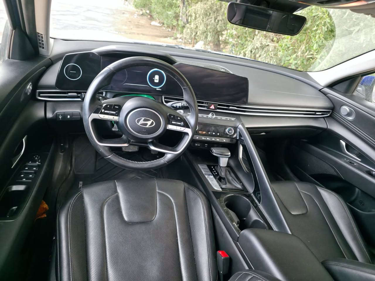 السلام عليكم من رخصة الادمن النتراموديل ٢٠٢٤فول موصفات واحدعلى واحداخرفئه حادث بصيط بدون ايرباص ليبل واحدحادثهابالقبق الجنه بعده على التصليح قليل باردالبنيدللتواصل على الرقم صاحب السياره ***********ا
