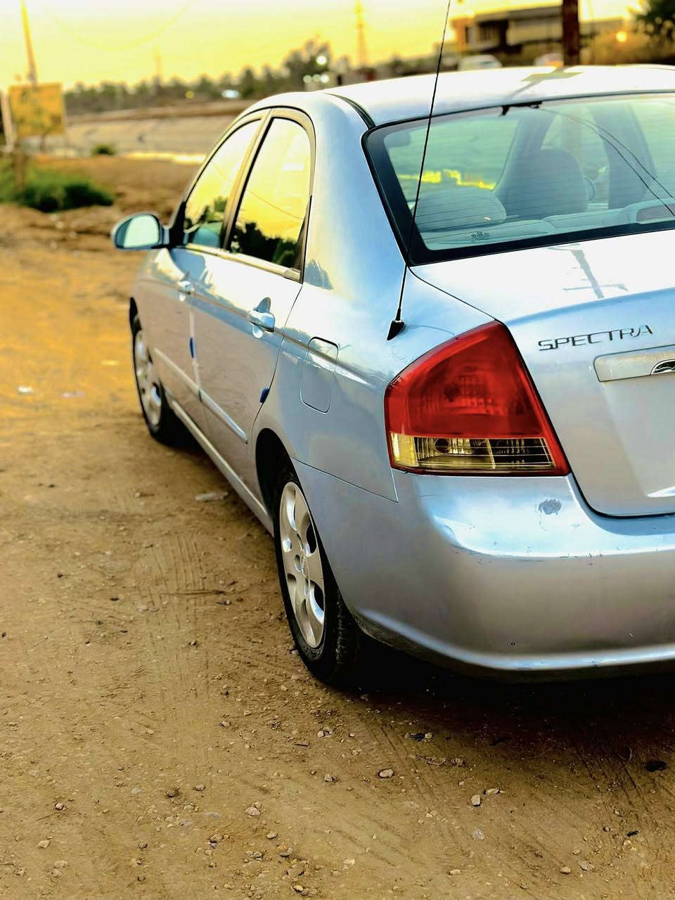 سلام عليكم 
سبكتره 2008 سياره جاهزه جديده
كفاله السياره ماشيه 134 حقيقي
فقط باب خلف السايق صبغ
للبيع او مرواوس حسب القناعه 
مكاني بابل مسيب
***********
