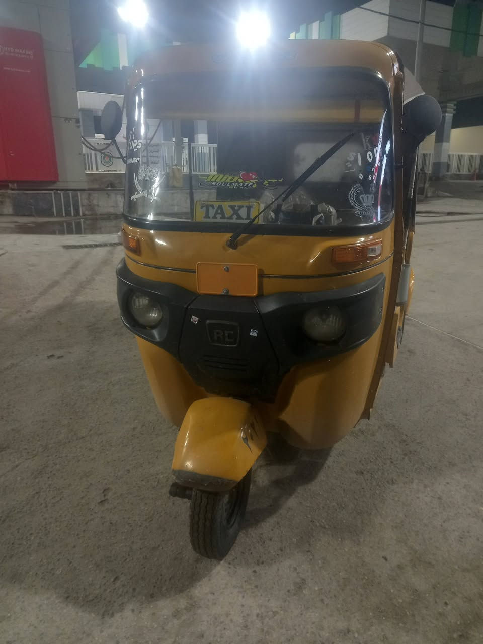 ١٩ شهر ١٢ رقم وسنويه انكليزي 
مكينه مكفوله تنقيص تبخير تخم تاير 
كهربايات شغاله 
مكان بغداد مدينه الصدر
***********
