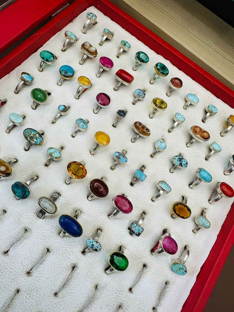 اخر قطع خواتم فضه 925 وزن الخاتم الواحد 1.70 غرام سعر القطعه 13 وتوصيل 5
لجميع المحافظات
للحجز والاستفسار مراسله الصفحة أو مراسله واتساب ***********
