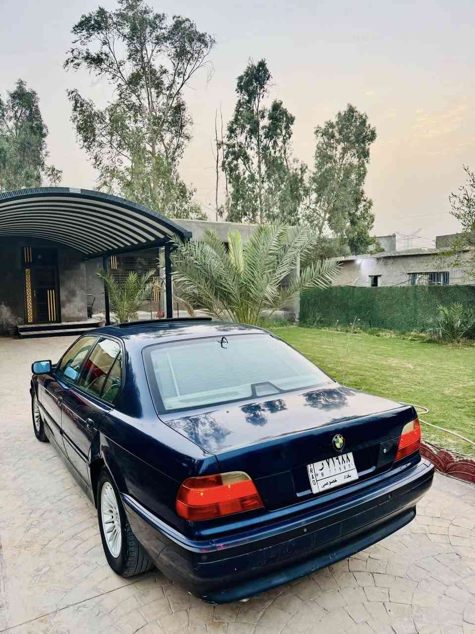 إسلام عليكم خفاش للبيع أو مراوس موديل 97 بلاديه بدون صبغ بيه ملاحضات بسيطه
كماليات وليس ميكانيك
سياره حلوه وناعمه وكهربايات كير مكينه كله شرط 
735V8 تنفس طبيعي هواء 
مواصفات كثيره 

***********
