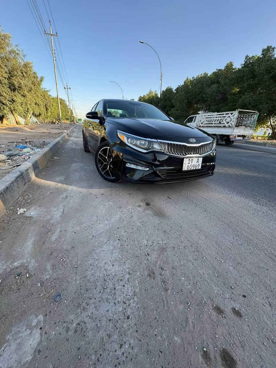 سلام عليكم KIA اوبتيما 2018  امريكيه محرك 2400 سياره جديده بمعنه الكلمه حادثهاا بنيد فقط بدون دواخل ماشيه 63000k 
مواصفات عاديه 
تحكم استيرن 
تحديد مسار
رادارات جانبيه
شاشه جبيره 
اشاير بل مري 
…
عليهاا تخم تاير جديد وحداديه جديده ربع متصرف عليهاا  مكان سياره كربلاء .. الاستفسار اكثر اتصل (***********) سعر السياره 133 وبيهاا مجال بسيط🤍
