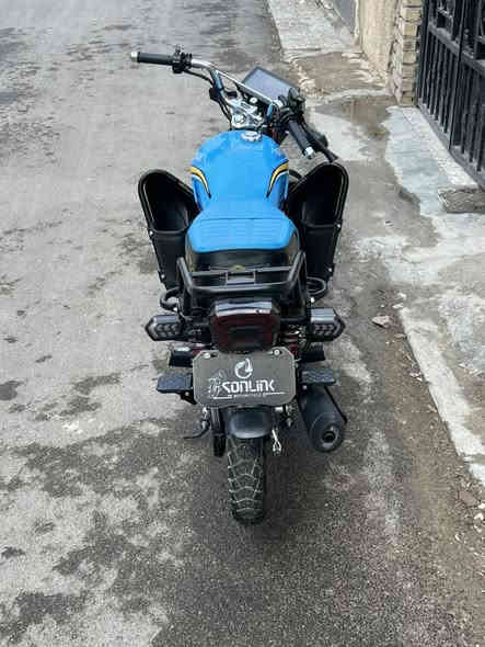 السلام عليكم دراجه للبيع موديل 2025 ضاغطه وزنجيل مابيها ارتاجاج حالها حال مكينه البوكسر الدراجه كفاله عامه زيرو ماصار شهر من اشتريتها بيها بصمتين ومفاتيح اثنين شادلها درع جديده سعرها ٩٠٠ قفل للشراي***********
