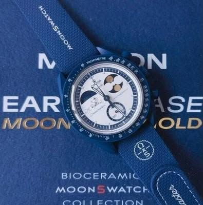 ساعة من ماركة اومكا Omega x Swatch MoonSwatch وارد اوربي
تحفة فنية

تصميم مستوحى من سطح القمر والأرض

مكينة كوارتز ناعمة ستوبوج (جميع السناتر شغاله)

المينا رمادية محببة تعكس شكل التضاريس القمرية

فول لامينوس ارقام واميال

مؤشر مراحل الأرض شغال يظهر الأرض بألوان خاصة والمحيطات تتوهج تحت ضوء UV

مؤشر مراحل القمر شغال 

هيكل من مادة Bioceramic (خليط بين السيراميك والبلاستيك الحيوي)

 سير قماش VELCRO مختم

زجاج معدني مقبب ضد الخدش

مقاومة ماء وغبار 

السعر40 مع توصيل والملحقات


**إذا كنت صاحب هذا الإعلان وتريد حذفه لأي سبب، رجاءا أرسل رسالة إلى الدعم الفني**