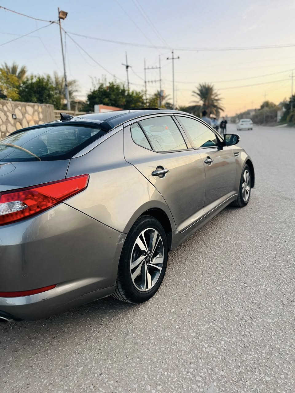 السلام عليكم ورحمة من رخصه الادمن للبيع كيا أوبتما موديل ٢٠١٣ السياره أمريكيه حادثه بس جاملغ امامي وصوره الحادث مرفق بل نشر وبل عراق بيه ٣ قطع صبغ  اثر جراد بدون دواخل بدون تبديل لغد وشاصي وحوض وتكم مكفولات  والباقي مكفول من كلشي مكينه ٢٤٠٠ GDI كير ومكينه وحداديه وتبريد وتدفئة مكفولات السياره فول الفول بصمه وبني راما حساس خلفي شاشه وكامره دواره تحكم استيرن كشنات كهربائيه وتدفئه وتبريد بل كشن مري شفط وأشاره بل مري هيتر بل استيرن حساس خلفي رقم بغداد انكليزي بسمي رقم وهزه وسنويه جدد
السعر ١٠٥ وبيه مجال 
الهاتف ***********//واتساب ***********
مكان السياره بابل محاويل قريه الفنديه مقابل بانزين خانه الفنديه 
علمن انو السياره مشيه ١١٠ ميل
