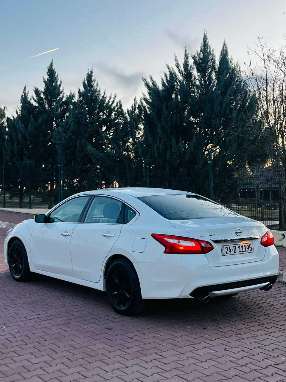 السلام عليكم 
للبيع نيسان التيما موديل 2016 
السعر 118 $ 
حادث جملغ امامي بدون  دواخل ارباك كل بلادي ما طاك 
مواصفات معروفه 
كشن كهرب 
بصمه 
ابواب بصمه 
صندوق بصمه 
تحديد سرعه 
شاشه 
كاميره 
ويل كاب وهتد ...
حجم محرك 2500 اربعه سلندر 
گير و محرك و حجر گزوز بلادي شرط  
مكان سياره عقره ابعت عن اربيل و موصل ساعه 
رقم تلفون *********** واتساب 
رقم تلفون اسيا *********** بث مباشر أربيل, العراق
