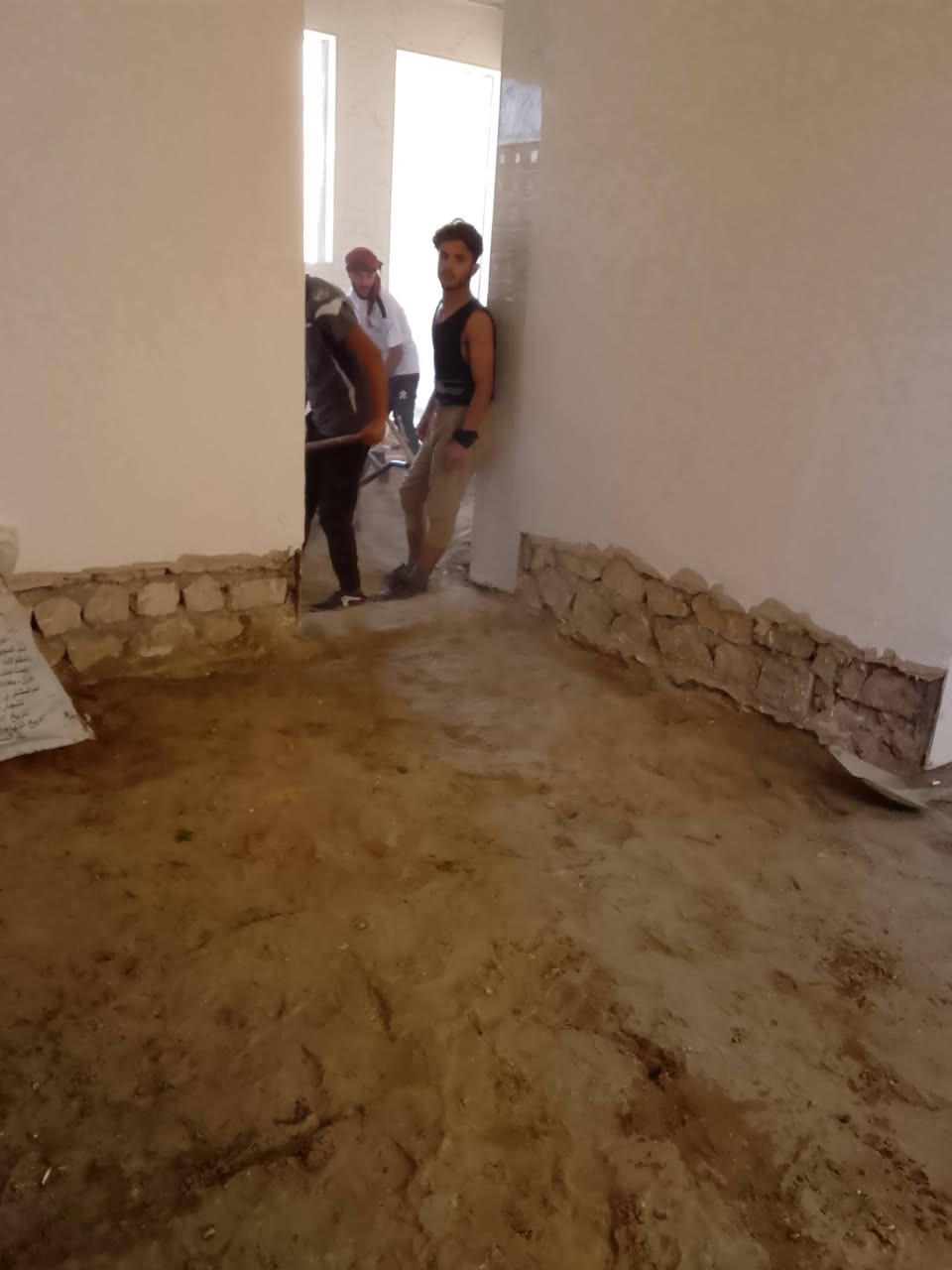 سلام عليكم  / يوجد كادر عمل جاهز/ تصعيد مواد/ تنضيف بيوت/ تفليش/ تكشيط/ تنضيف حدائق/ دفن نهري  / شقلنه ليل ونهار   /ومعداتنه جاهز/ ماعليك بس تصال على رقم  /     *********** /
