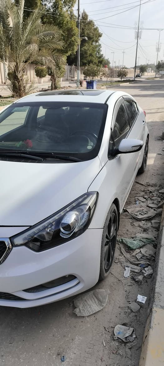 سيراتو 14 فول سويج
فتحة 
اشارير بالمري 
لدات امامي خلفي بلادي 
شفتات استيرن 
حساس امامي خلفي 
ثلاثة وضعيات استيرن 
شاشة اندرويد 
وبعد مواصفات الفول ما اذكرهن 
السيارة باسم شركة رقمها منتهي (ساقط)
ماشية 180 مكينة وكير بلادي جدد وخير من الله 
بيها باب السايق مبدل نفس اللون وبيها شوية بقبق الجنة صبغ، وبارد باب خلف السايق 3 اصابع، وعوزها شوية حدادية 
سعرها 117 وبيها مجال كلش بسيط 
مكان السيارة نجف 
للاستفسار ***********
اذا ما عجبك سعرها غيرك يعجبه النجف, العراق
