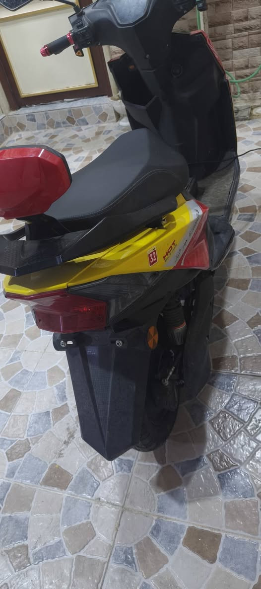 ماطور اللبيع حيدر النيار معروف مواصفات الماطور فول شرط عل فحص 
6 بطاريات شرط الفحص فول 
ماطور نضيف شرط الفحص 
ملف 2000 
السعر 700 الف 
 الرقم ***********
