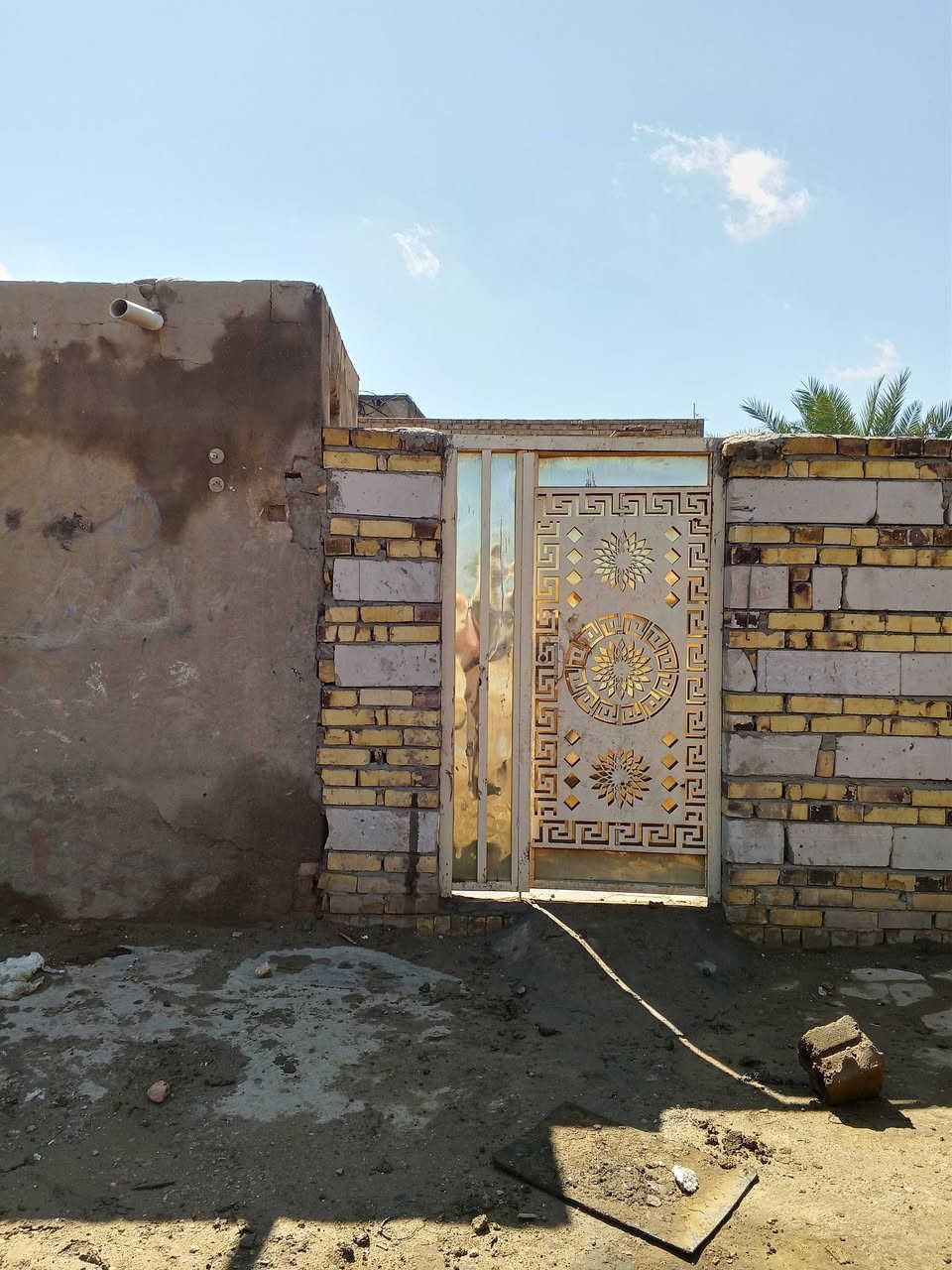 ياالله سلام عليكم بيت طابو زراعي سند 25 للبيع تجاري ومعاملة تطويب بالبلديه منطقة الشبانات على شارع العام مباشرنأ مساحه 180م يتكون من عرفه واستقبال وصاله ومطبخ وتخاريج للأستفسار *********** حيدر الشيباني عنوان مكتب نهايه شارع العريضه بدايه 74 مكتب مصطفى الشيباني
