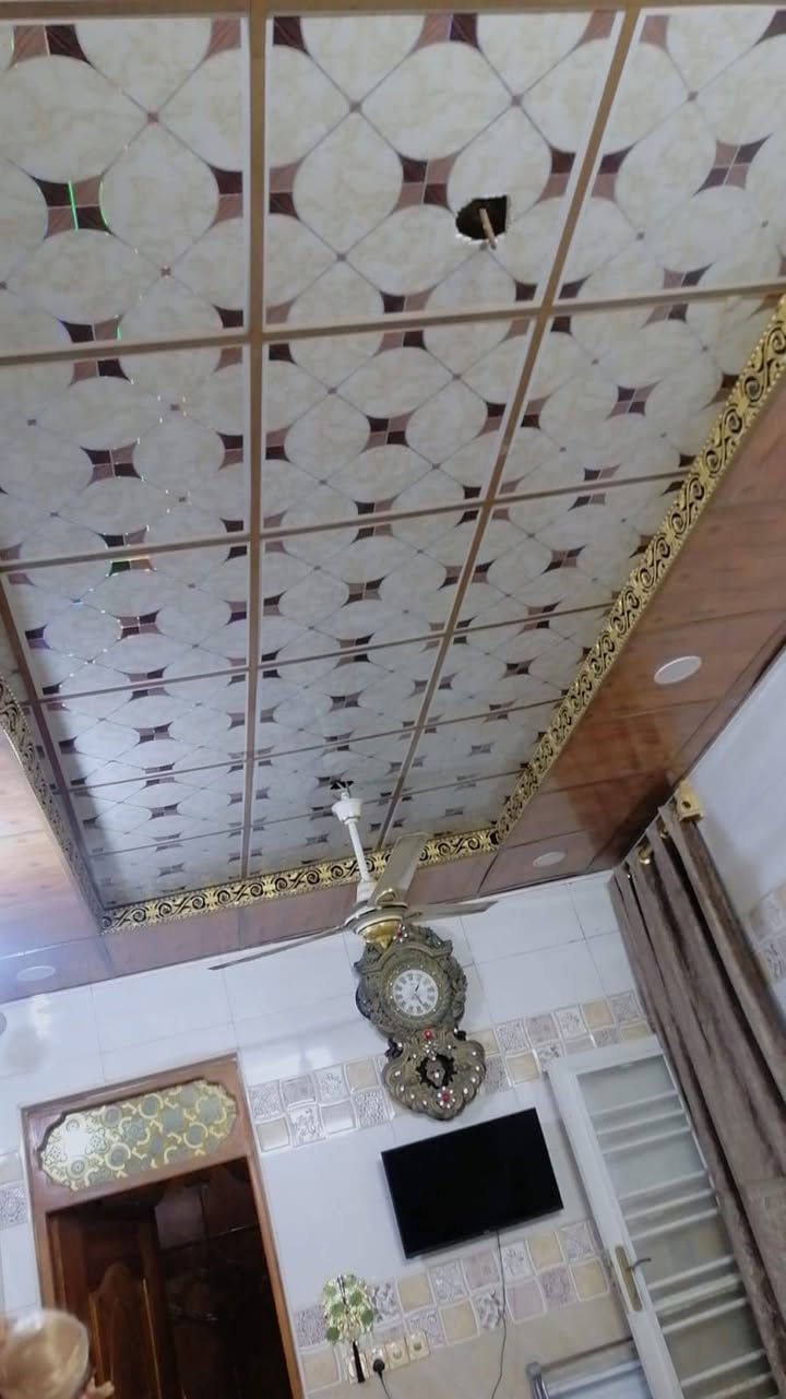 دار للبيع مساحه 50مترشارع المطحنه مقابل قريه الغدير  عمود 282للاستفسار اتصل على الرقم *********** شارع 31  تبليط جميع الخدمات موجوده مدارس ابتدائيه متوسطه البنيان طابوك معمل السقف كونكريت اساس صب كونكريت
