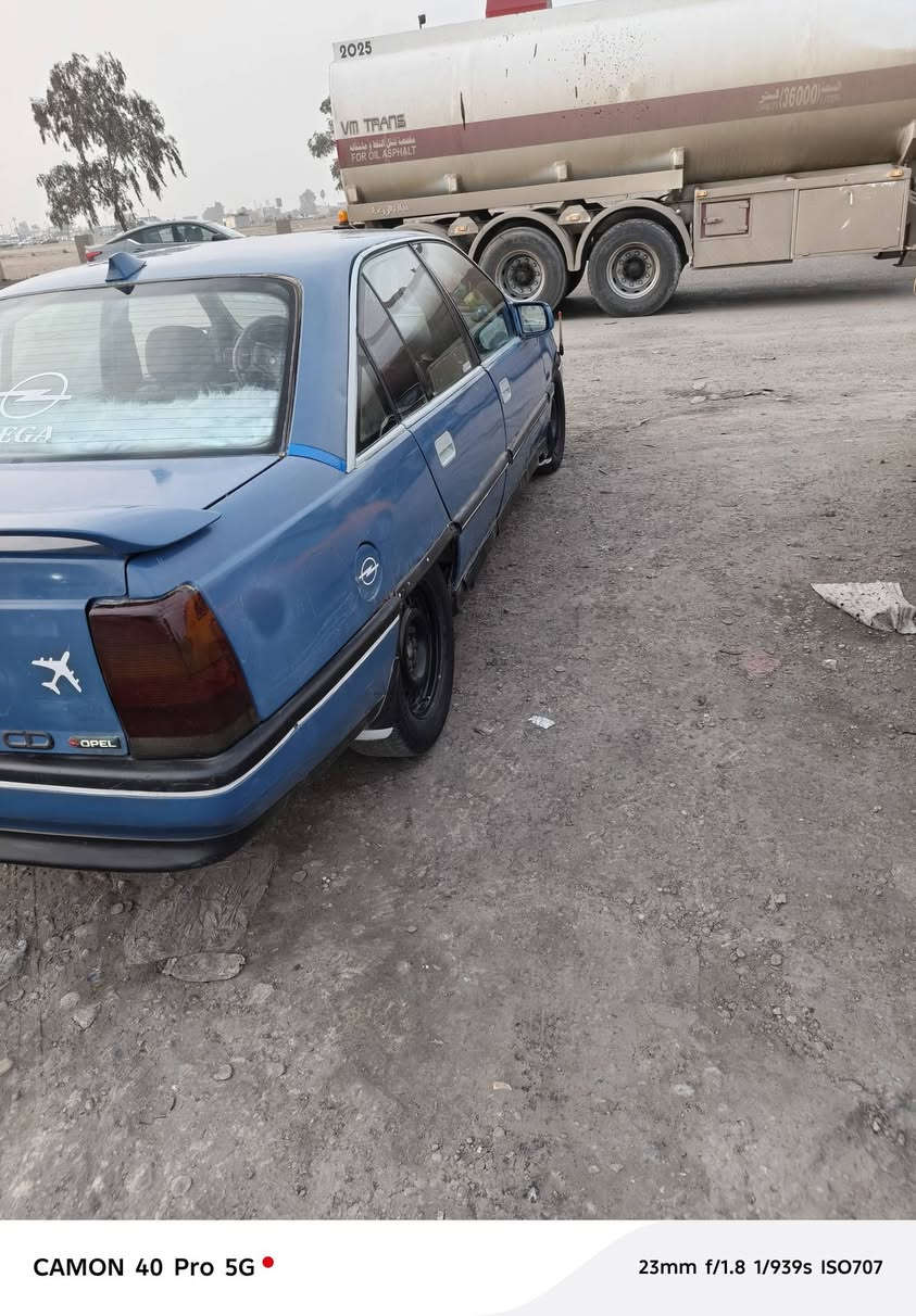 سلام عليكم سياره للبيع اوميكا مدير ٨٨  محرك كير أكسل صدر كهربائية كله شرط مابيه لا ضربه وله خياس كل معمر      بطاقة بنزين بيه سنويه ل ٣٠هزه جديده 
شرط تحويل 
***********
رجا إذ مو شراي لا تخابر وله تدخل خاص سعر ٢٨بيه مجال 
سعر ٢٨بيه مجال  
مكان سياره كركوك
