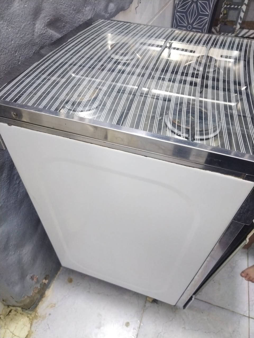 طباخ ابو الاربع عيون للبيع اخو الجديد للستفسار الاتصال على رقم ***********
