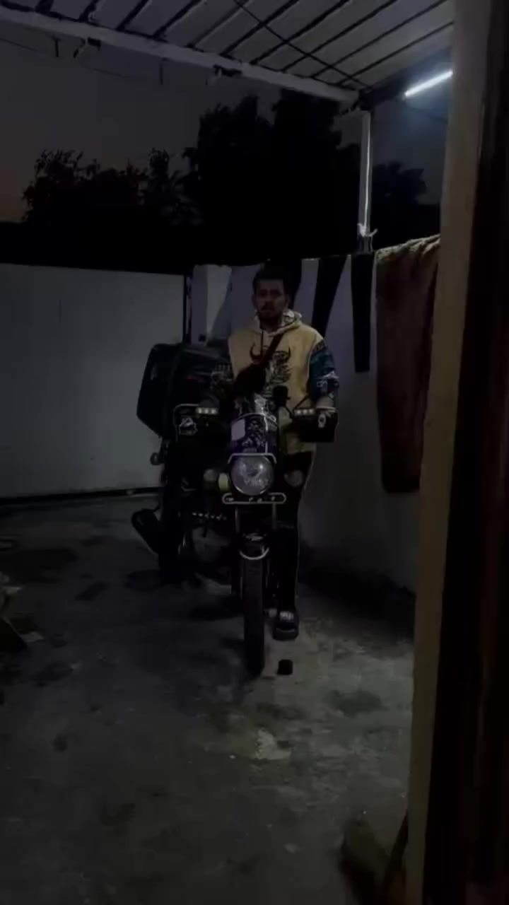 سلام عليكم بوكسر ٢١دراجه كامله مكمله كهربائيات كامله اشاير زنون لدات كامله مكمله اوراق ضايعه مكينه حلوه اكفله سرقه وعشاير ب١و٢٠٠بغداد حي العامل ***********
