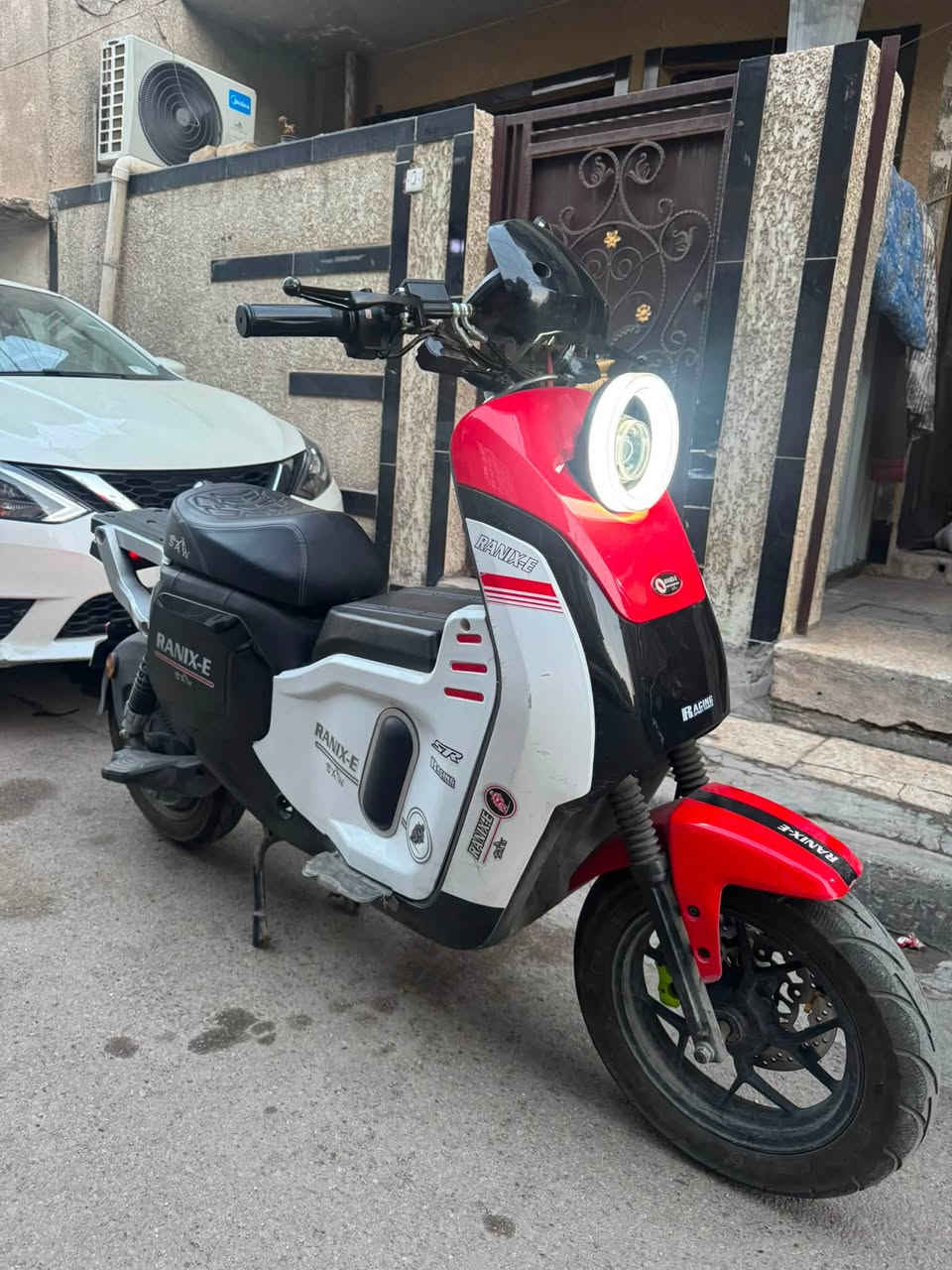 دراجه شحن شركه رينكس دراجه بيها نضام 3 سرع ونضام الR والاعطال بل شاشه دراجه حيل حلوه سرعتها حقيقي 60-65
قبل اسبوع بدلتها بطاريات من مويد طياره احسن من اللي جان بيها وعمرها سنتين تضل وبيها ضمان 3 اشهر دراجه حلوه ومرتبه سعرها 650 وبيها مجال عنواني بغداد الكرخ ***********
