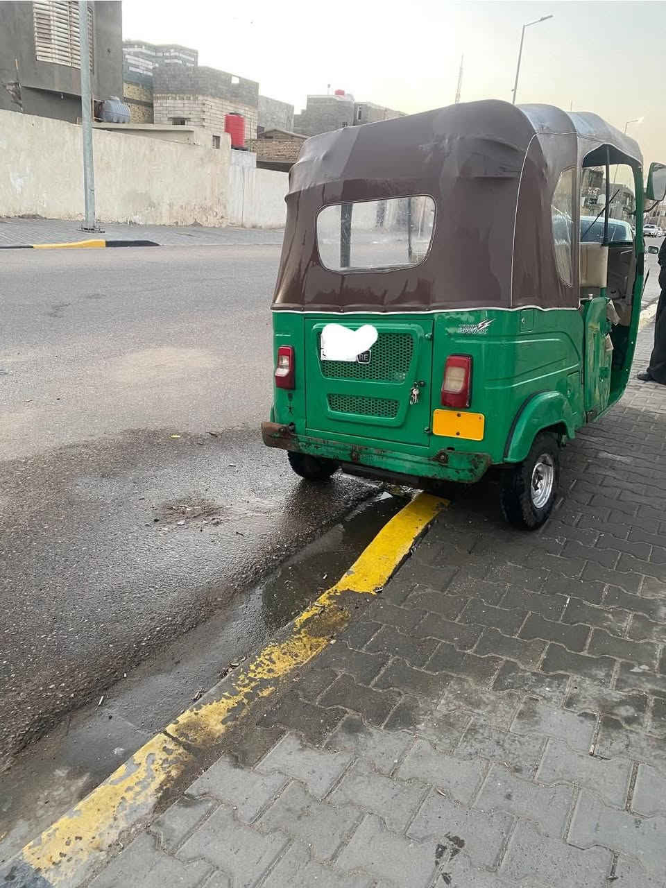 سلام عليكم تكتك للبيع موديل 22 شهر 8رقم وسنويه بسمي شرط ابيع ع تحويل اذا مايحول مابيع  البدي شوف العين وبيها طكه هسه عايفها ع حطتها ترجع بارد بتكمه ابو دراجه طب عليه وعفتها ناشرها بصور ومهشرلك عليها ولمكينه مجفته شركه مره وحده يعني  لمكينه مفتوحه ولمكينه ناعمه حلوه مال جناي يسترزق بيها سعر خابرني وتدلل مكاني البصره الطوبه ونخيله ماكدر اكتبه اكو ناس تكسر بسعر ولحلال عزيز خابرني كتبت كل تفاصيل خابرني ع سعر وانه خادم رقمي *********** وبي واتساب
