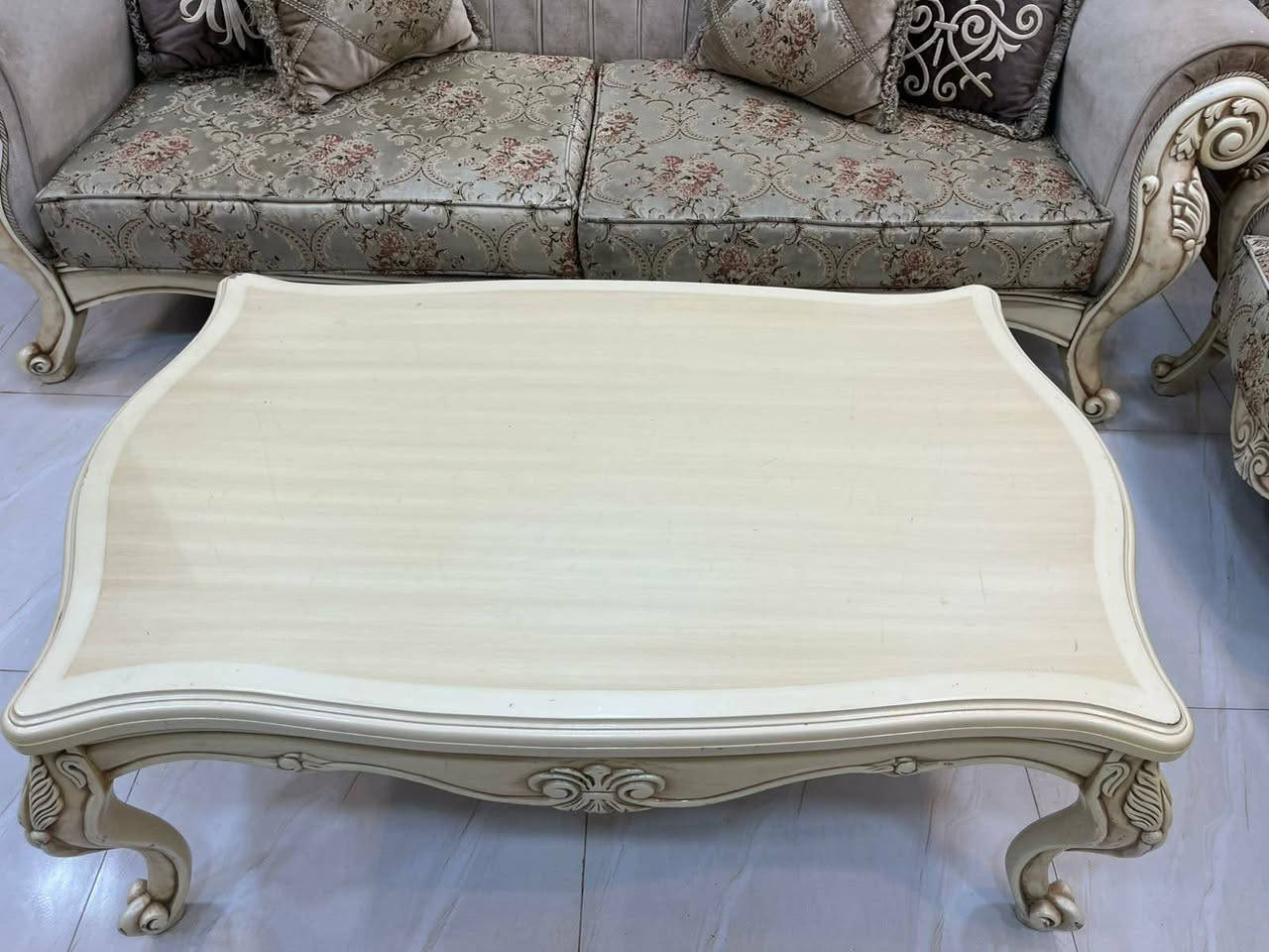 تخم ملكي تركي 10مقاعد طبله وسطيه أخو الجديد مكان گميره سعره 650قفلل للتواصل ***********
