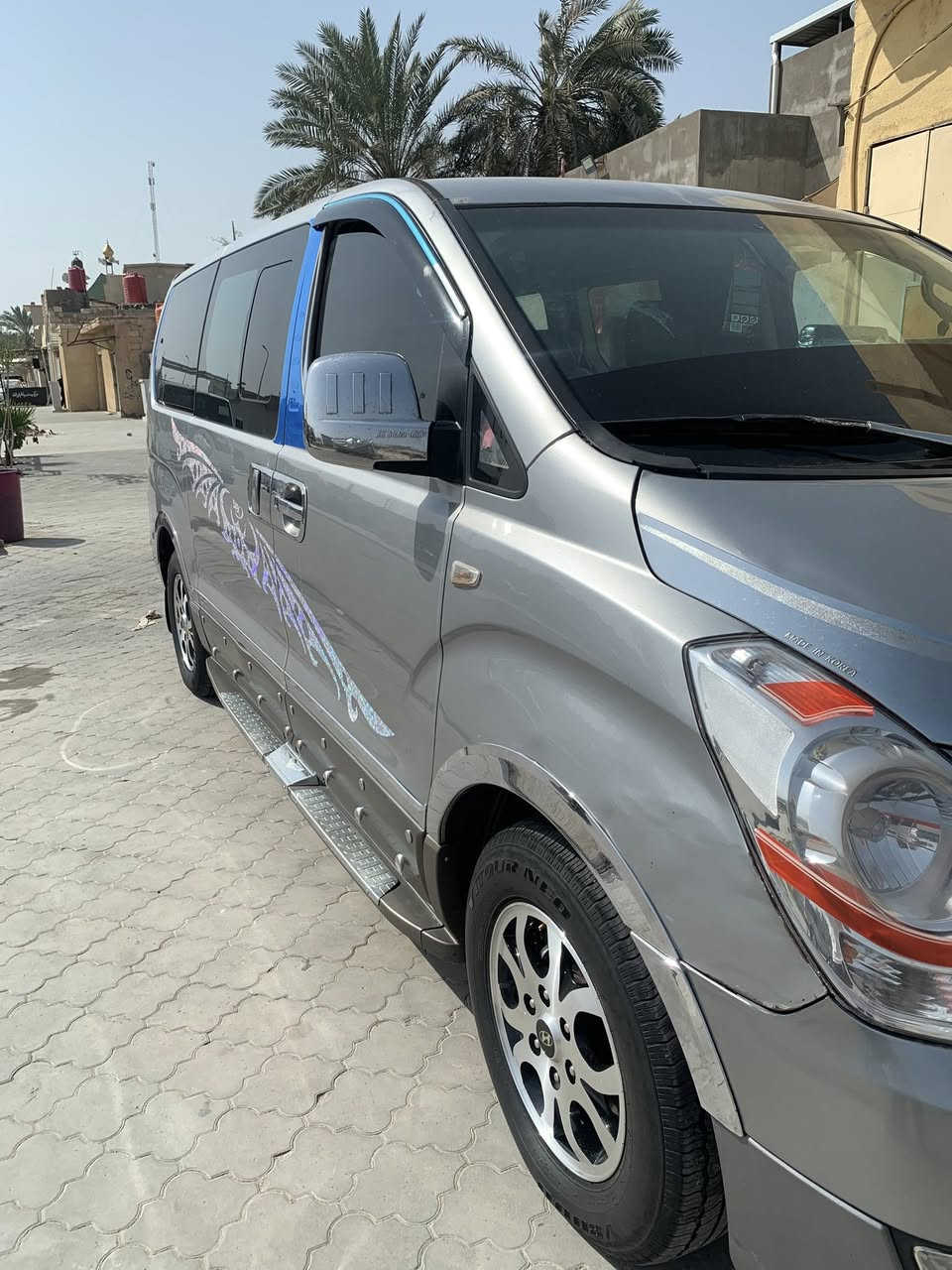 السلام عليكم ستاركس للبيع موديل 15 بيه تلث قطع بيبان سلايت والباب سايق  الباقي مكفول عامه مكينه مجول  الرقم بصره مكانها البصره الزبير ***********
