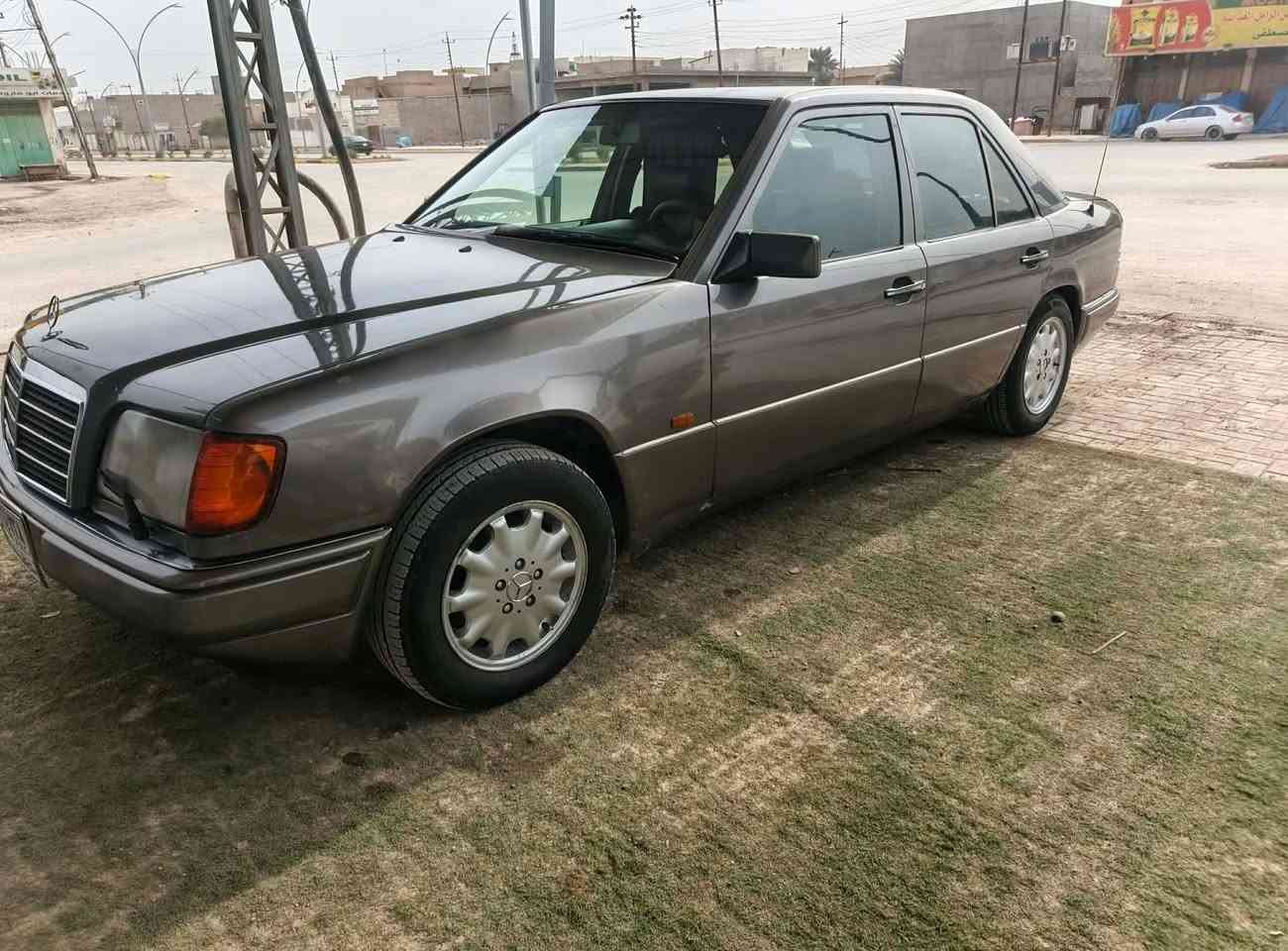 السلام عليكم مارسيدس للبيع موديل ٩٣ رقم صلاح الدين الأماني مشروع وطني السنويه ٢٧ كير محرك بطه السياره بلاديه لاظربه ولا صبغ ولا خياس  بيها فقط شويه كلير صدر امامي وخلفي كله جديد كهربائيات كلها شغاله تدفئه وتبريد شغالات كشانه كهرباء تخم تاير  باتري جديد السعر ٧٥ مكان السياره سامراء


**إذا كنت صاحب هذا الإعلان وتريد حذفه لأي سبب، رجاءا أرسل رسالة إلى الدعم الفني**