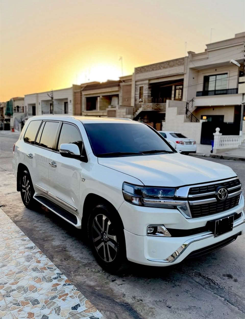 وەنەوشە دوبەی ساخ 
بۆ فرۆشتن 
بێ ڕەقەم ماڵی مەدەنی بەشەرت 
ساخ کامل کراوەتە 2021 داخلی و خارجی
گێرو مەکینەو هەموو گیانی بەشەرتە 
مواسەفات لێگزس مەکینە 4:700
فوول فوول مواسەفات VXS (V8)
تەنها ئەو پارچانەی بۆیاخە کە گۆڕاوە 
یەک دینار مەسروفی تیا نیە ماڵی دۆستە 
شوێن هەولێر 
سعر 215$مەجالێکی بریانە 
ژ.م ***********واتساپ ڤایبەر أربيل, العراق
