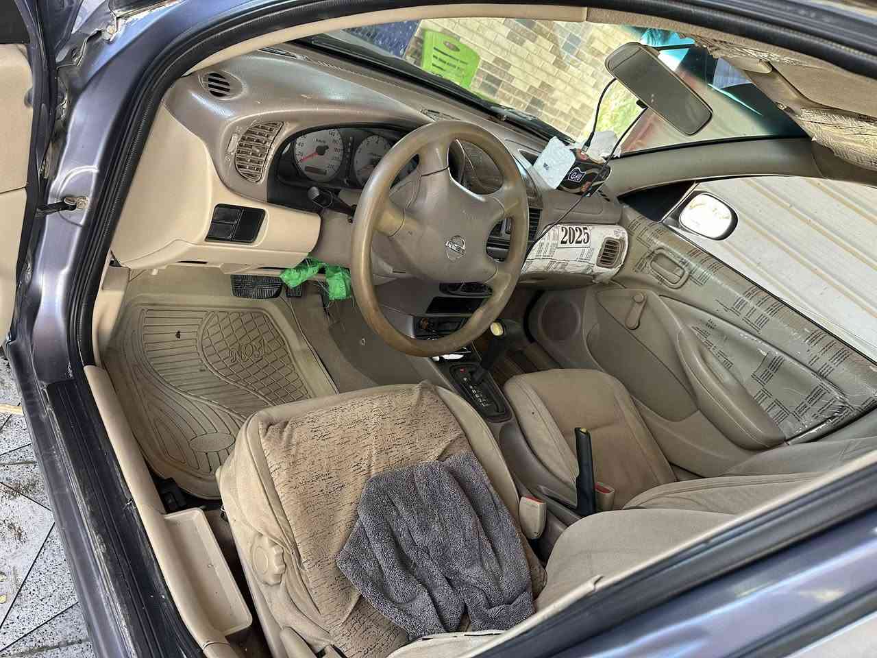 سني ياباني اصل موديل 2005 مكفوله كفاله عامه وكير ومكينه 
وتبريد وتخم تاير رقم نكليزي نجف بسمي
 
مكاني السماوه ‭0783 248 5507‬
